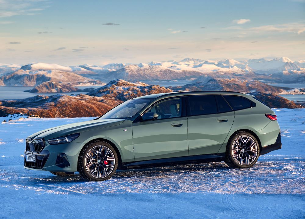 La BMW i5 eDrive40 Touring électrique affiche près de 500 kilomètres d ...